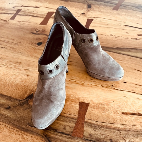 STUART WEITZMAN Women's Booties gray/brown high heels 7 1/2 M - Picture 1 of 8